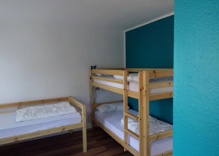 Auberge de jeunesse 45 *